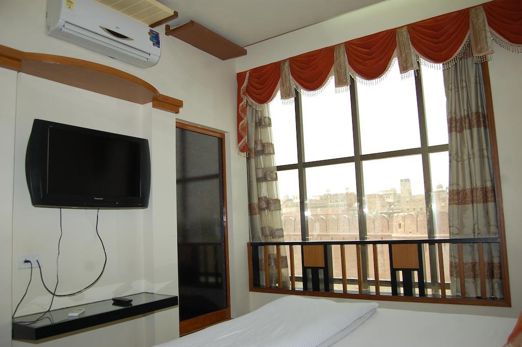 Metro Palace Hotel Bikaner Exterior foto
