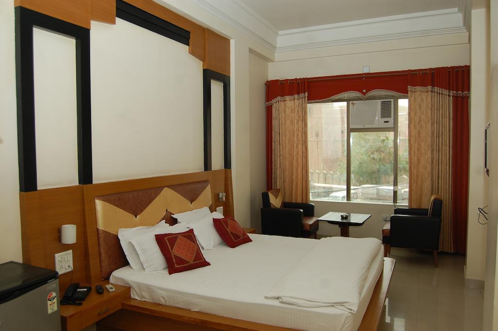 Metro Palace Hotel Bikaner Habitación foto